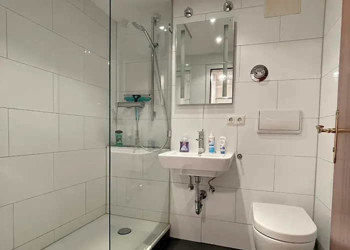 Exklusives In Neuhausen - Stilvoll Wohnen Nahe Schloss Nymphenburg Apartman